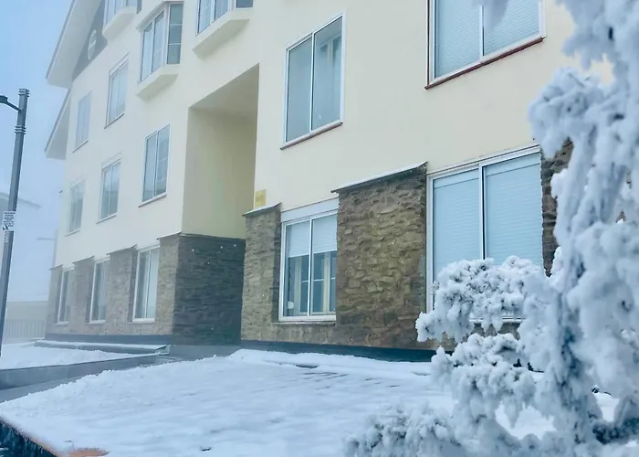 Ski-in, Ski-out, Free Parking - Maribel Chic Shack *